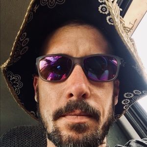 Meet your Posher, Justin